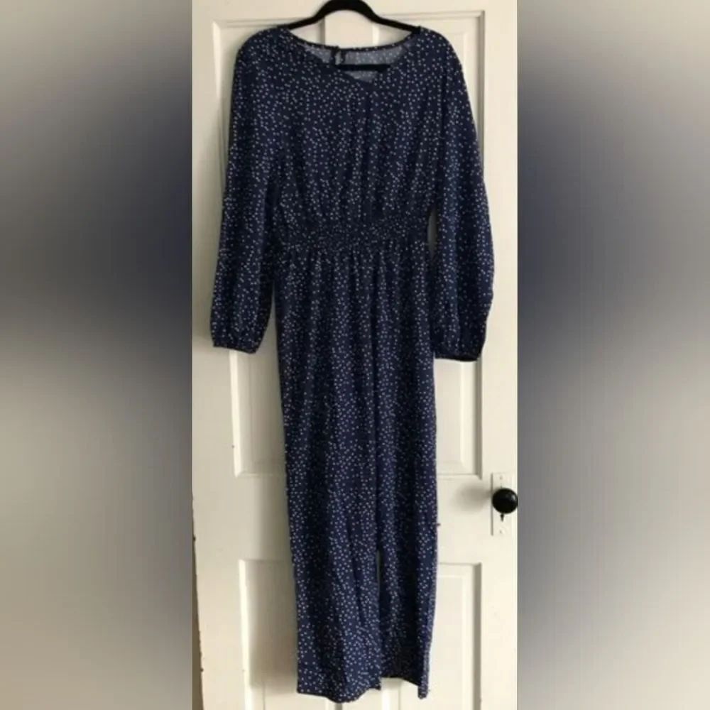 Women’s Navy & white polka dot Romper w long sleeves